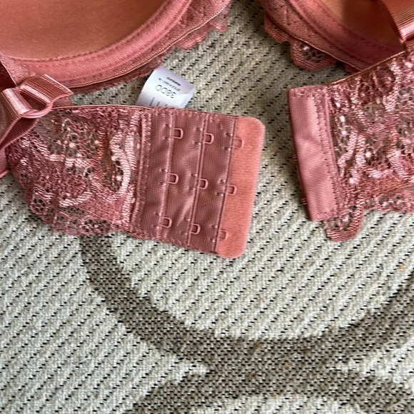 B. Luxe underwire lace t-shirt molded cups bra, NWOT - Picture 13 of 16